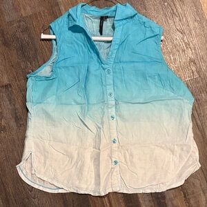 Sleeveless Ombre Button Down Shirt in Blue and White